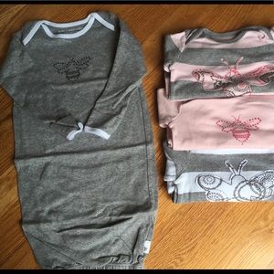 (4) BURT’S BEES BABY Baby Gowns, Sz. 0-9 Months